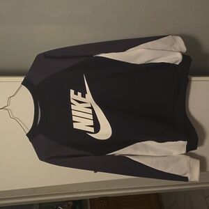 Nike crewneck/ sweatshirt